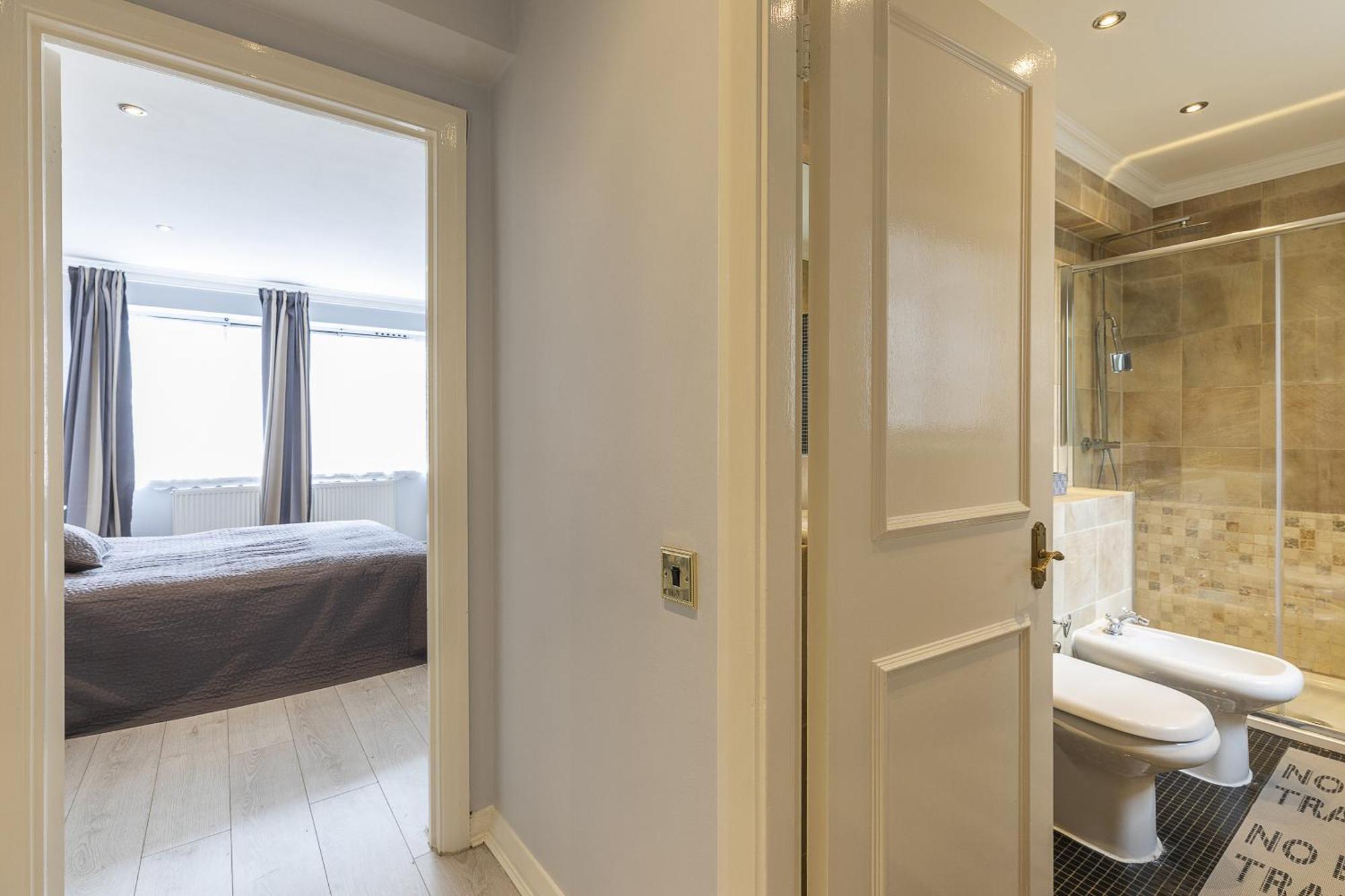 Gorgeous 4 Bedrooms Apartment Near Hyde Park And Oxford St Londra Exterior foto