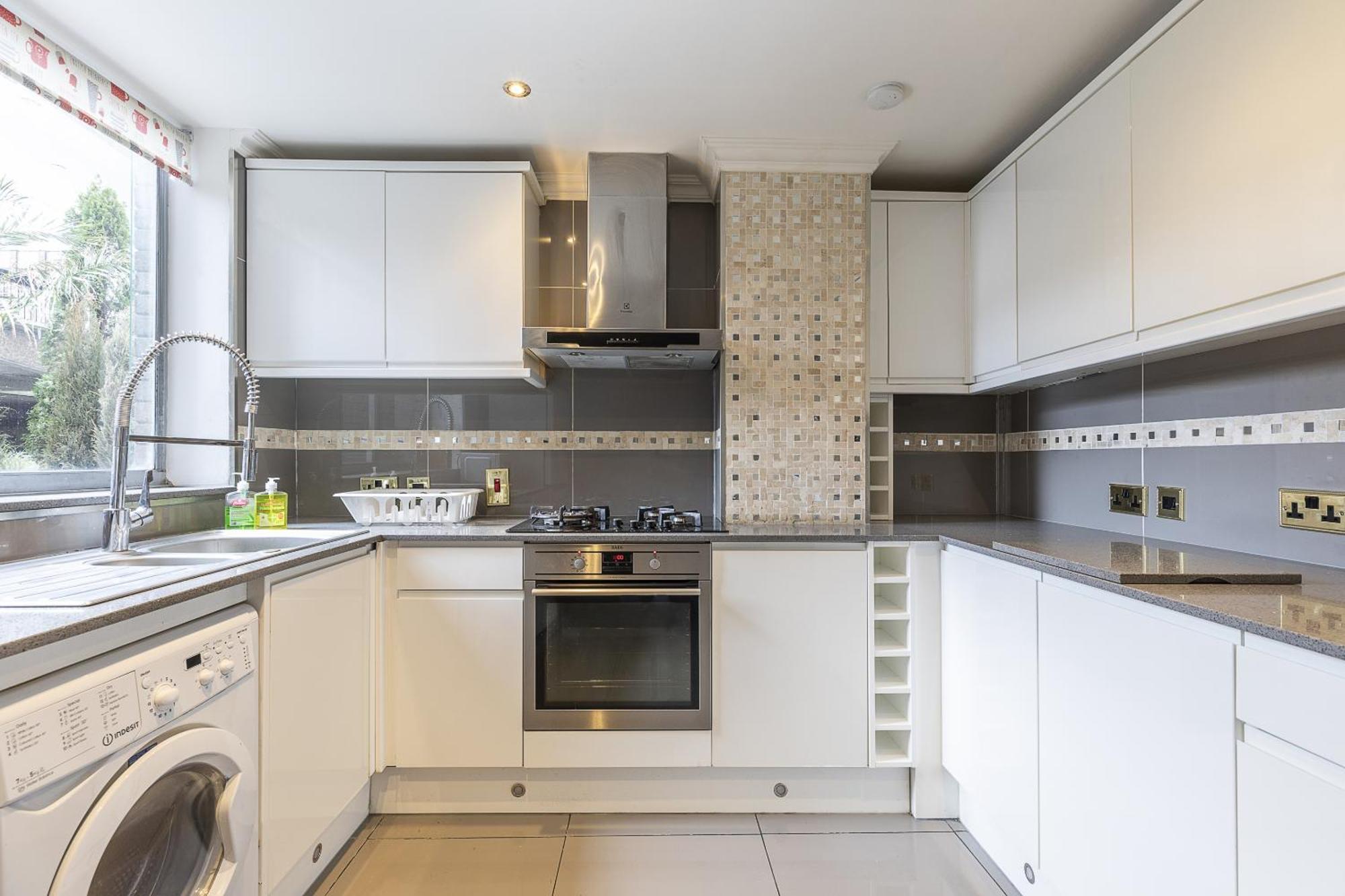 Gorgeous 4 Bedrooms Apartment Near Hyde Park And Oxford St Londra Exterior foto